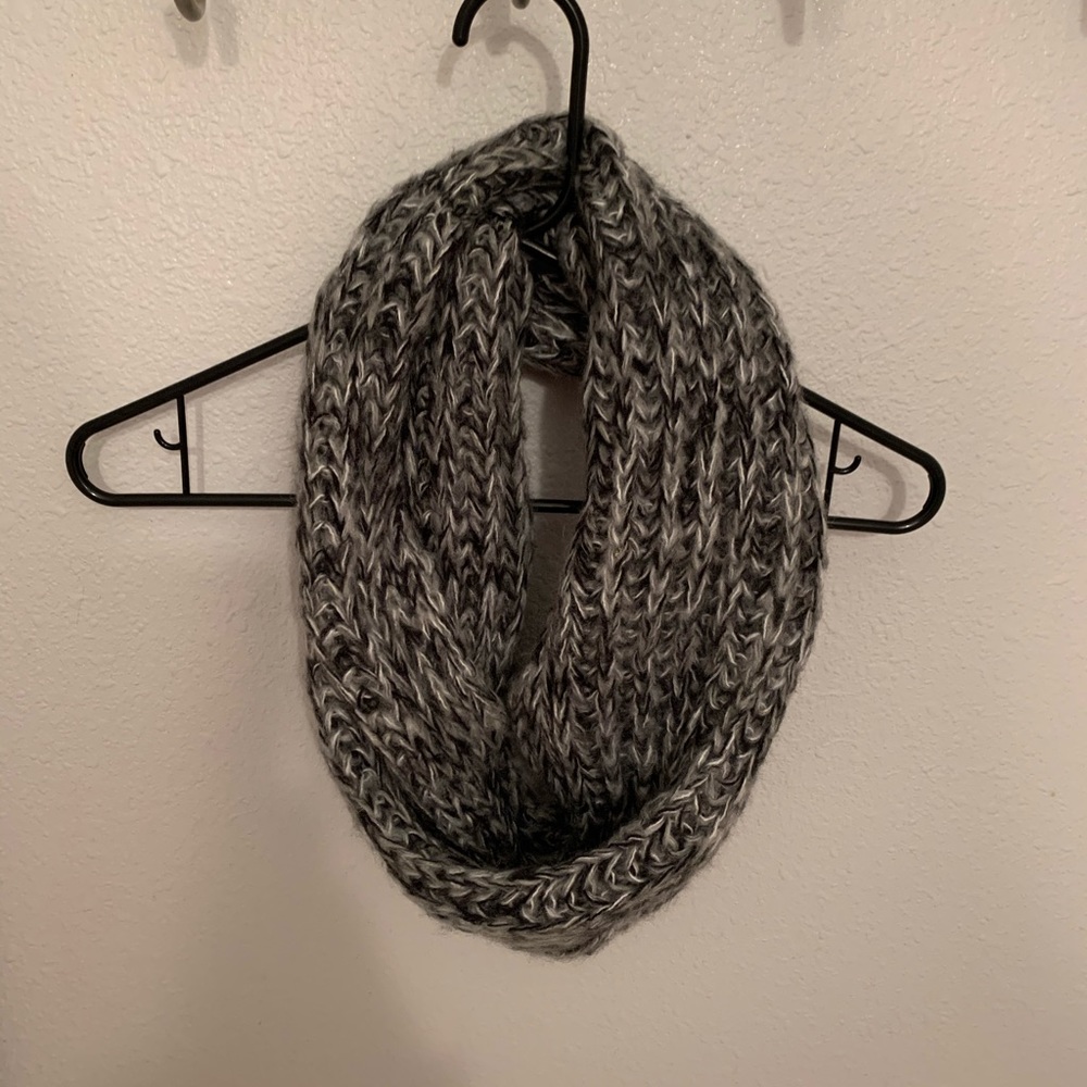 Infinity scarf